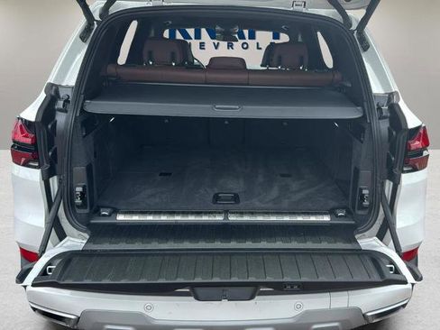 Used 2025 BMW X5 xDrive50e AWD/4WD image 23