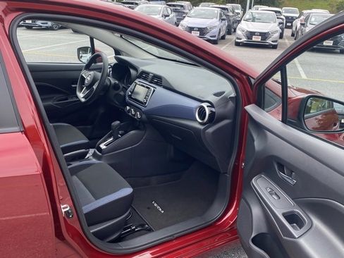 Used 2024 Nissan Versa SV w/ Trunk Package image 24