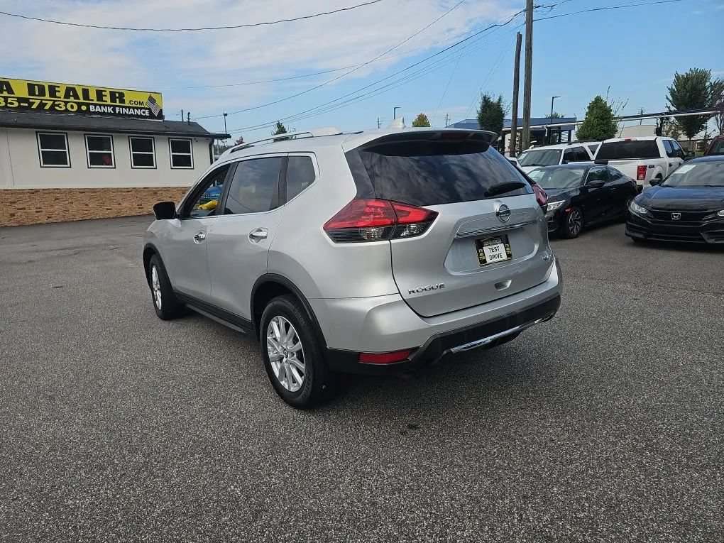 Used 2018 Nissan Rogue SV w/ Premium Package AWD/4WD image 3