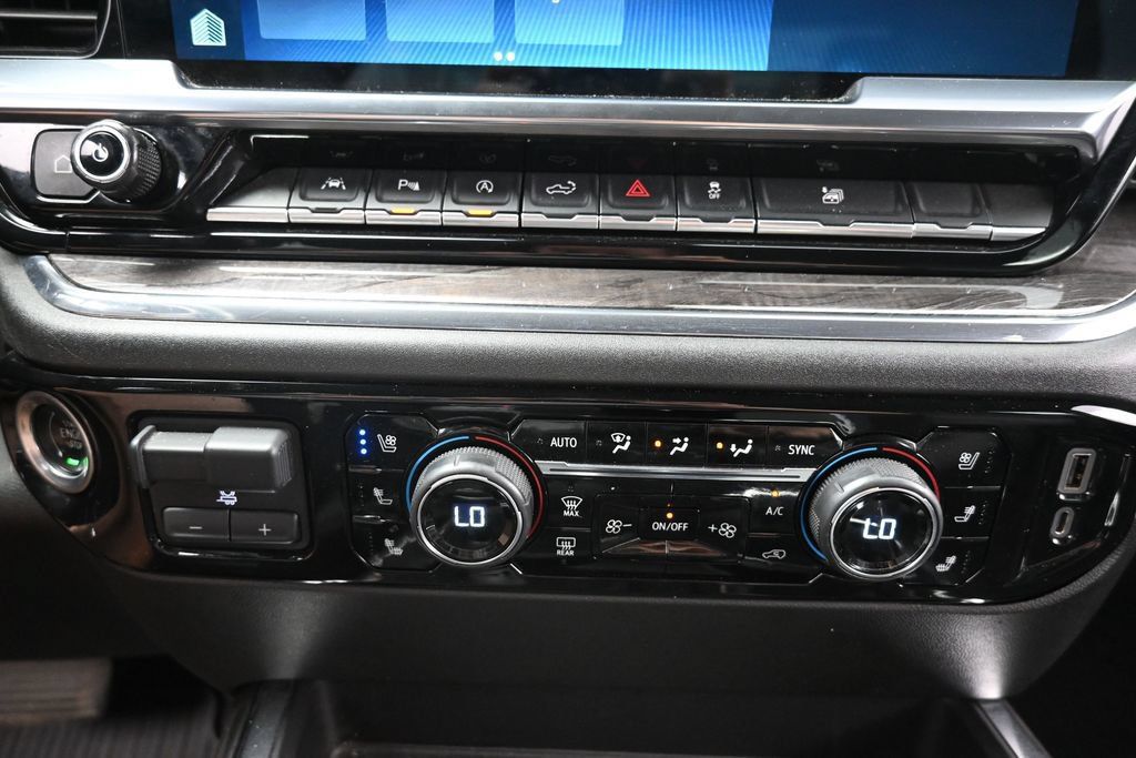 Used 2023 Chevrolet Silverado 1500 LTZ AWD/4WD image 14