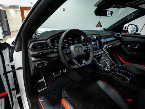 Used 2024 Lamborghini Urus Performante image 42