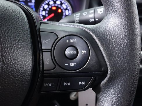 Used 2022 Toyota RAV4 LE AWD/4WD image 13