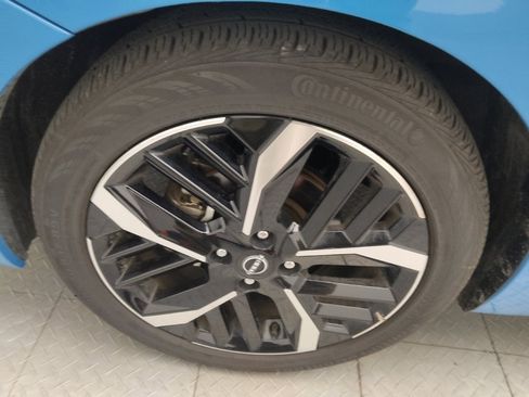 Used 2025 Nissan Versa SR FWD image 31