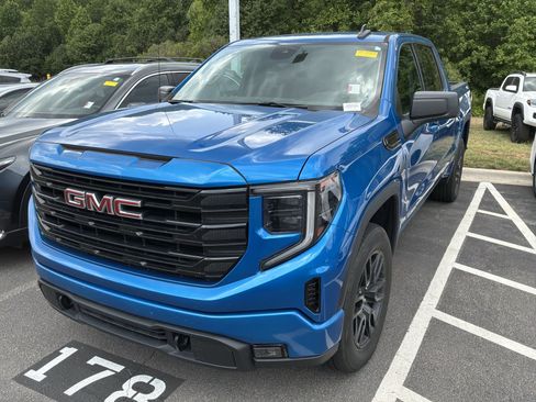 Used 2023 GMC Sierra 1500 Elevation AWD/4WD image 3