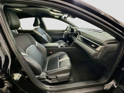 Used 2025 Toyota Camry SE FWD image 32