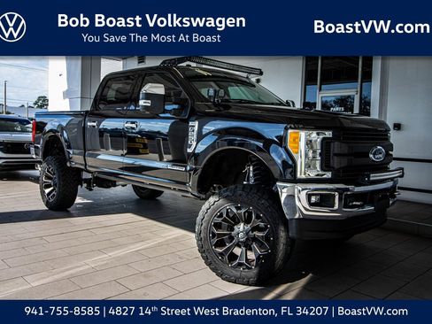 Used 2017 Ford F250 XLT w/ XLT Premium Package image 1