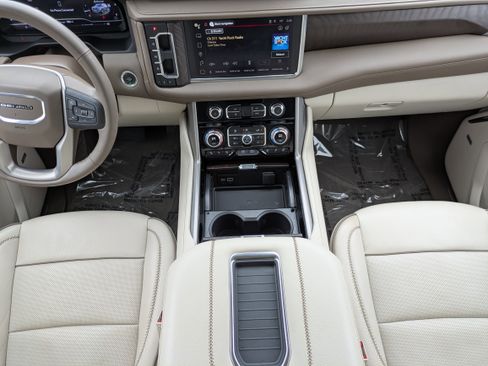 Used 2024 GMC Yukon Denali w/ LPO, Floor Liner Package image 11