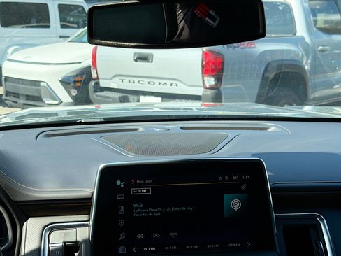 Used 2023 Chevrolet Suburban Premier image 19