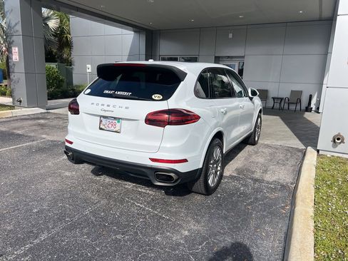 Used 2018 Porsche Cayenne Platinum Edition image 8