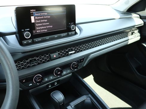 Used 2024 Honda Accord EX image 17