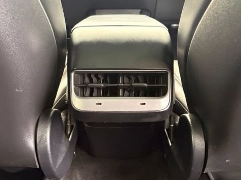 Used 2022 Tesla Model Y Performance AWD/4WD image 28