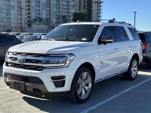 Used 2024 Ford Expedition King Ranch image 12