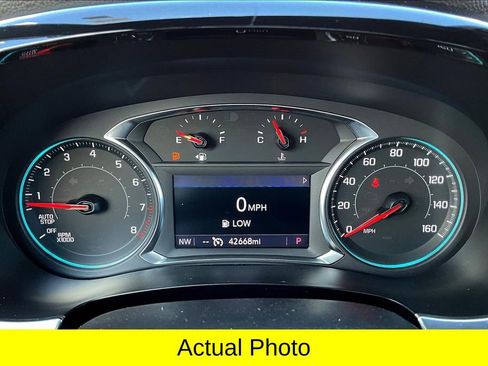 Used 2023 Chevrolet Traverse LT image 22