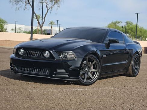 Used 2014 Ford Mustang GT Premium w/ Comfort Package RWD image 4