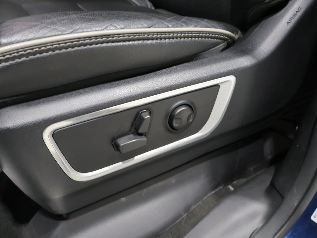 Used 2022 RAM 1500 Laramie AWD/4WD image 10