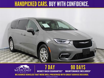 Used 2023 Chrysler Pacifica Touring-L