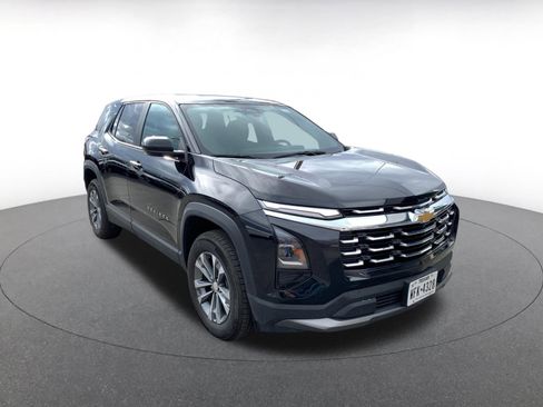 Used 2025 Chevrolet Equinox LT image 1