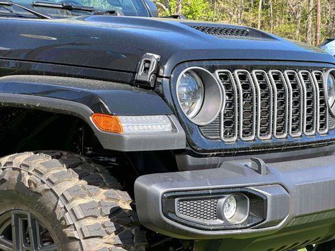 New 2026 Jeep Gladiator Sport AWD/4WD image 8