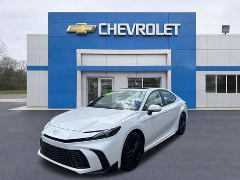 Used 2026 Toyota Camry SE w/ Convenience Package AWD/4WD image 3