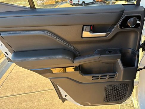 Used 2025 Toyota 4Runner 4WD image 25