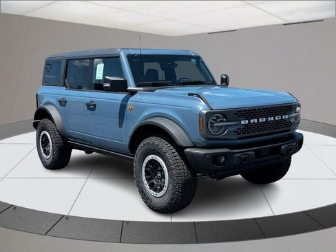 New 2025 Ford Bronco Badlands image 2