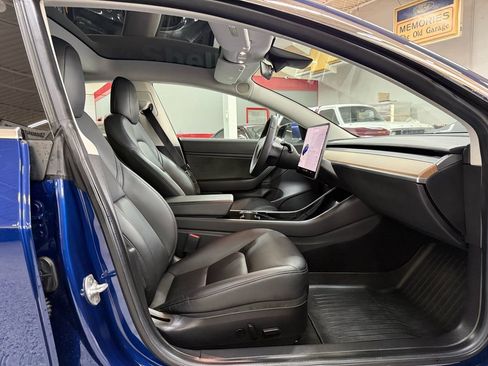 Used 2019 Tesla Model 3 Standard Range Plus image 18