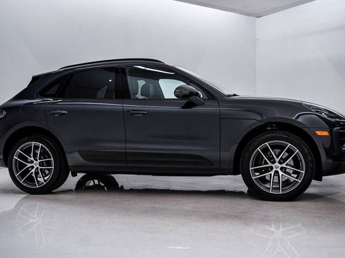Certified 2025 Porsche Macan AWD/4WD image 9