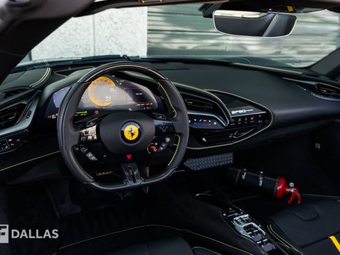 Used 2025 Ferrari SF90 Spider image 28