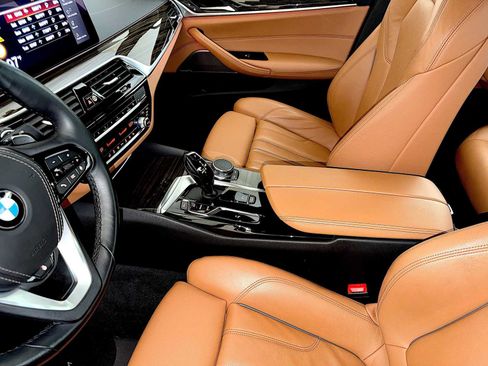 Used 2023 BMW 540i xDrive w/ Premium Package AWD/4WD image 19