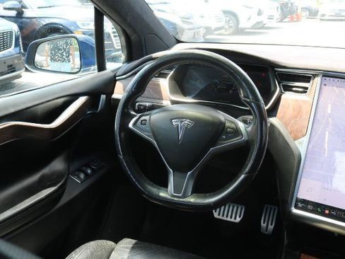 Used 2016 Tesla Model X Performance AWD/4WD image 22