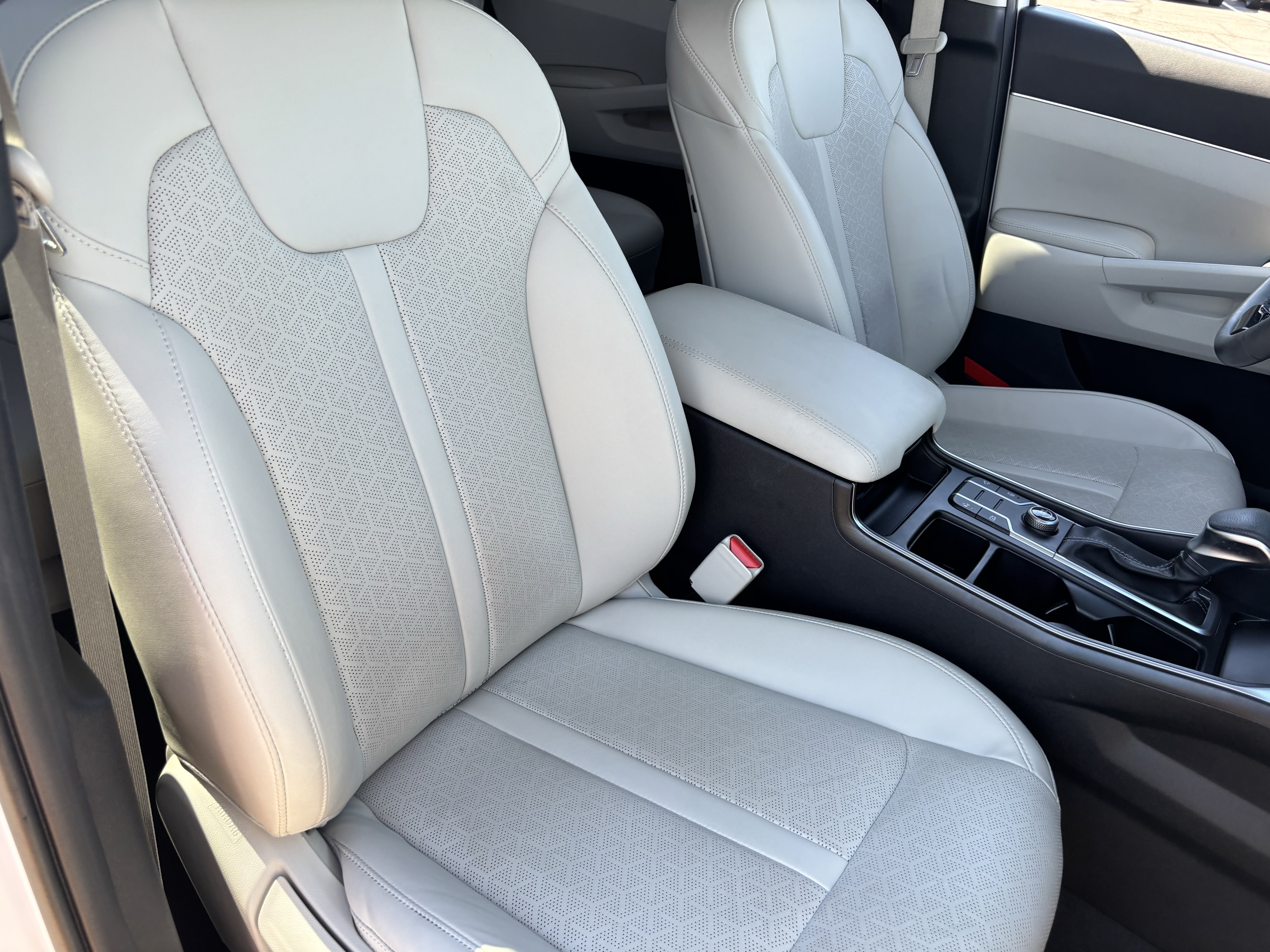 Used 2023 Kia Sorento S w/ Panoramic Sunroof Package FWD image 8