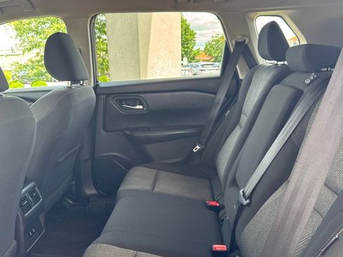 Used 2025 Nissan Rogue SV FWD image 7