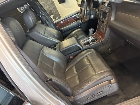 Used 2012 Lincoln Navigator 4WD image 18