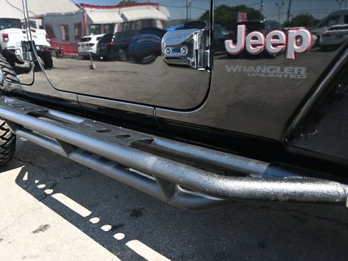 Used 2019 Jeep Wrangler Unlimited Rubicon AWD/4WD image 10