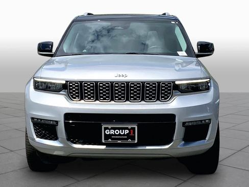 Used 2023 Jeep Grand Cherokee L Summit w/ Luxury Tech Group V AWD/4WD image 4
