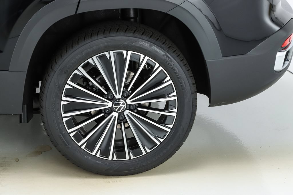 New 2026 Volkswagen Taos SE FWD image 43