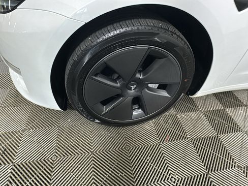 Used 2023 Tesla Model 3 Standard Range RWD image 9