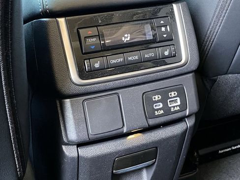 Used 2025 Subaru Ascent Limited AWD/4WD image 16