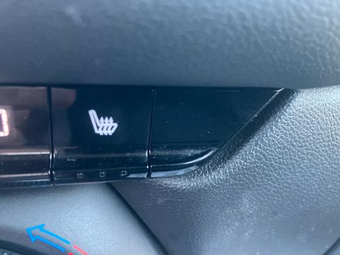 Used 2024 Chevrolet Blazer LT image 28