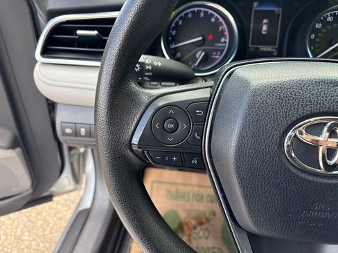 Used 2018 Toyota Camry LE FWD image 22