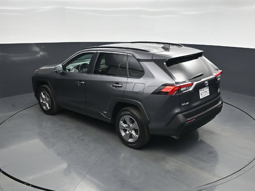 Used 2022 Toyota RAV4 XLE AWD/4WD image 41