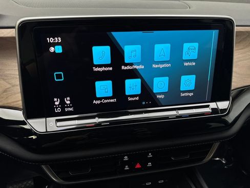 Used 2024 Volkswagen Atlas SE w/ Panoramic Sunroof Package FWD image 64