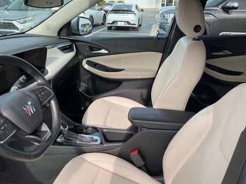 Used 2024 Buick Encore GX Sport Touring image 2