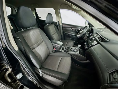 Used 2019 Nissan Rogue SV w/ Premium Package image 30