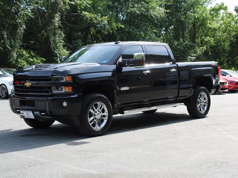 Used 2019 Chevrolet Silverado 2500 High Country w/ Duramax Plus Package AWD/4WD image 3