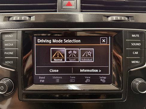 Used 2015 Volkswagen GTI SE w/ Lighting Package (SEL) image 28