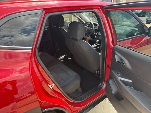 Used 2026 Chevrolet Trax LS FWD image 17
