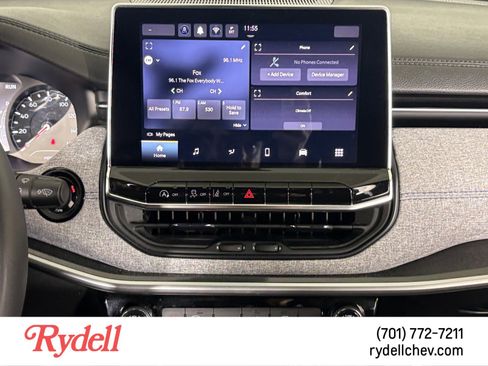 Used 2024 Jeep Compass Latitude image 20