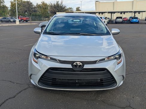 Used 2025 Toyota Corolla LE image 9
