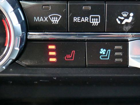 Used 2023 Ford F150 Lariat w/ Equipment Group 502A High image 46